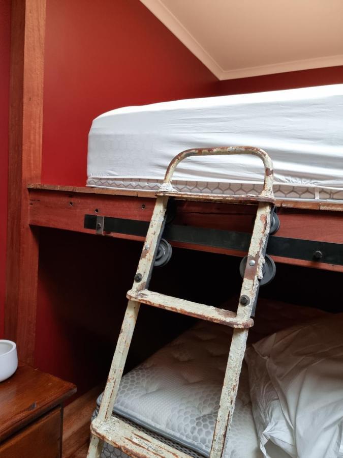 Odessa At Leavers Hotel Кресуик Екстериор снимка