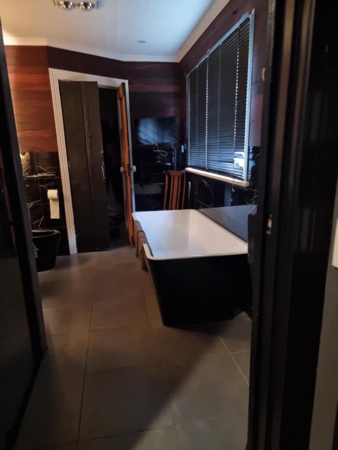 Odessa At Leavers Hotel Кресуик Екстериор снимка